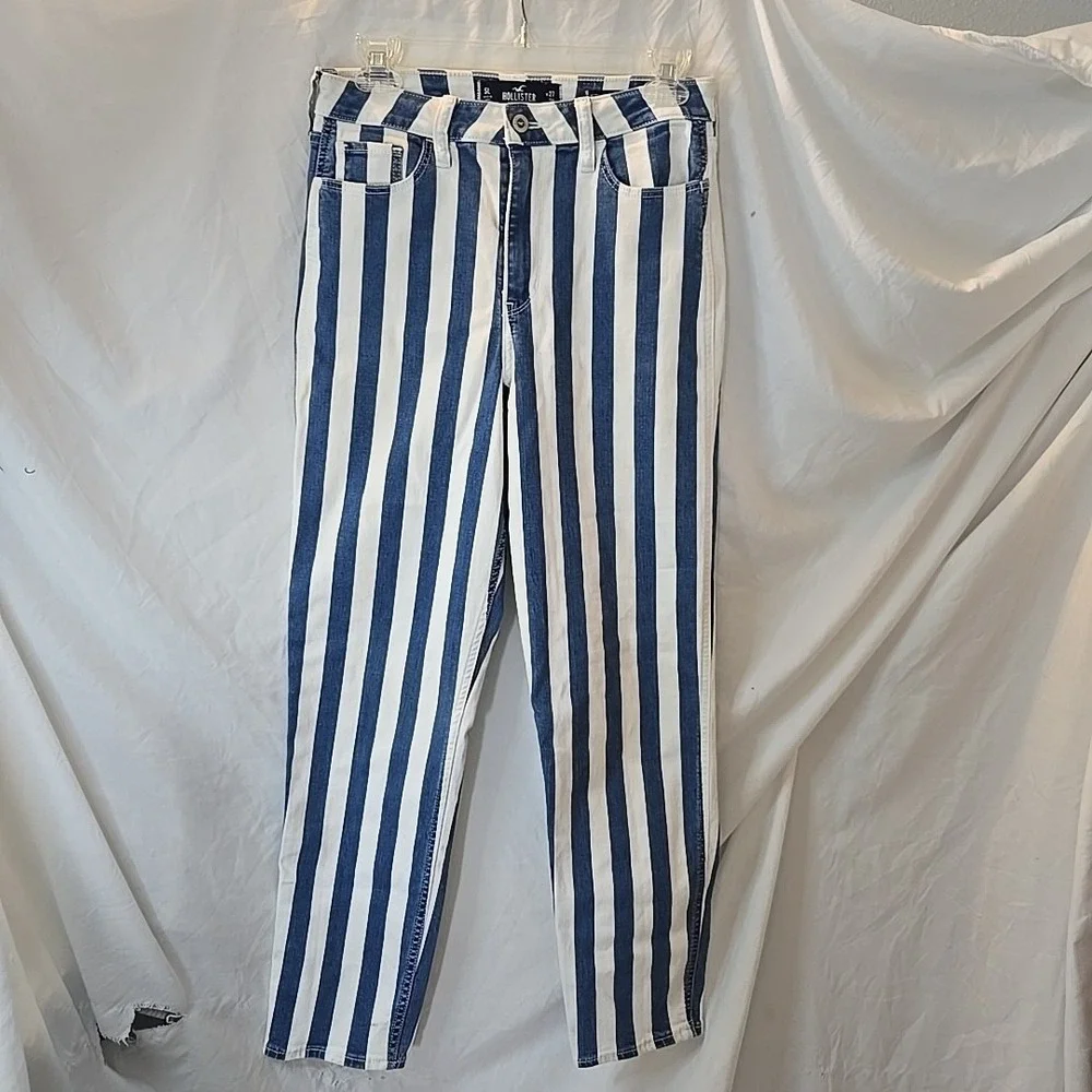 Hollister Women's Ultra High Rise Mom‎ Jean Blue/White Striped Sz 5L Festival